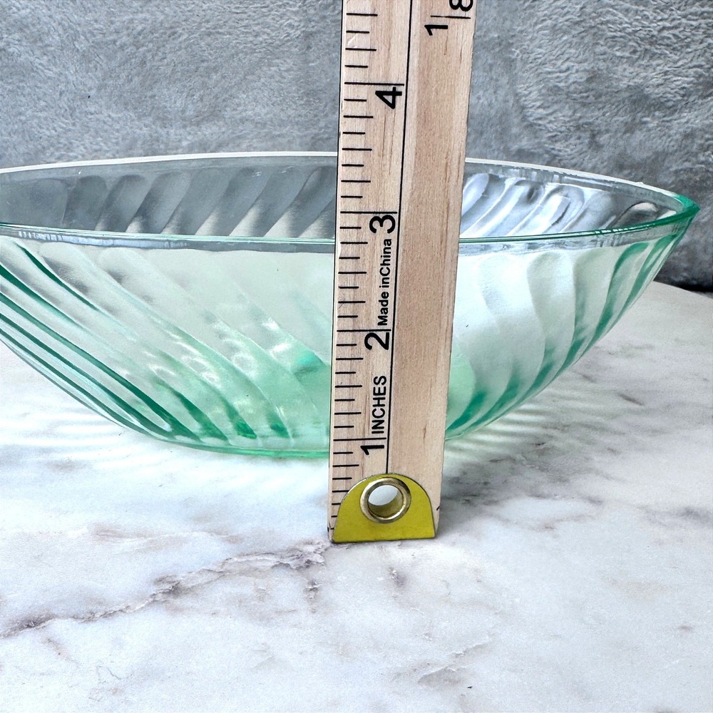 Green Uranium Glass Oval Bowl Swirl Pattern UV‎ Vaseline Vintage Starburst Base - Picture 6 of 10